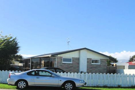 Photo of property in 23 Mazengarb Road, Paraparaumu Beach, Paraparaumu, 5032