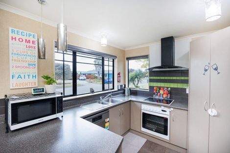 Photo of property in 10 Boston Parade, Kelvin Grove, Palmerston North, 4414