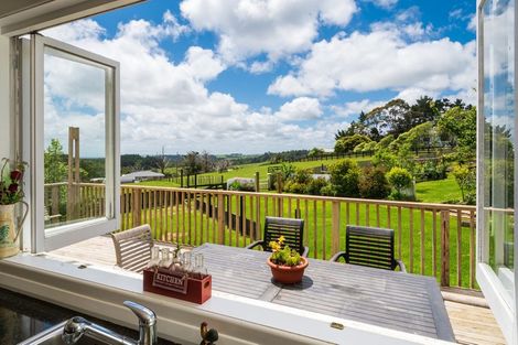 Photo of property in 12 Mildon Road, Waitakere, Auckland, 0782