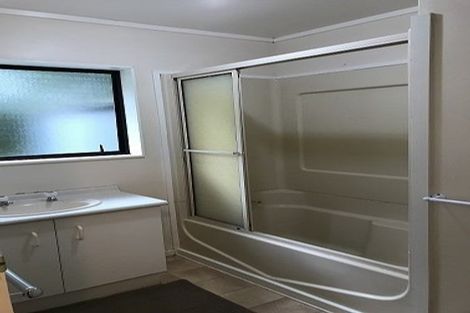 Photo of property in 75 Queens Road, Waikanae Beach, Waikanae, 5036