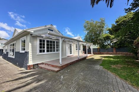 Photo of property in 172 Naenae Road, Naenae, Lower Hutt, 5011