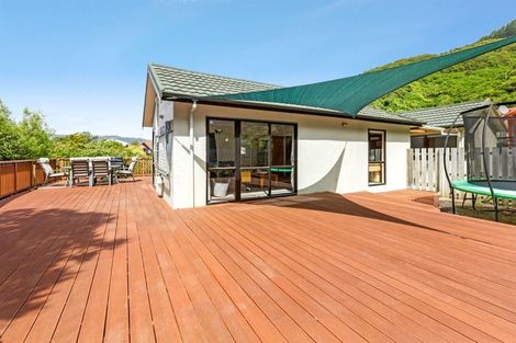 Photo of property in 70 Peterhouse Street, Tawa, Wellington, 5028
