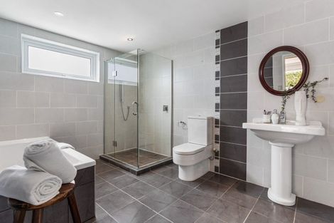 Photo of property in 1/7 Colmar Road, Mellons Bay, Auckland, 2014