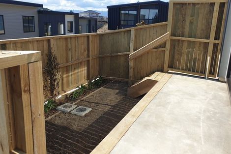 Photo of property in 15/62 Spenmoor Street, Newlands, Wellington, 6037