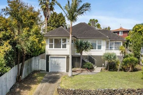Photo of property in 48 Bruce Road, Glenfield, Auckland, 0629