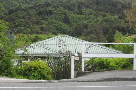 Photo of property in 139 Waikawa Road, Picton, 7220