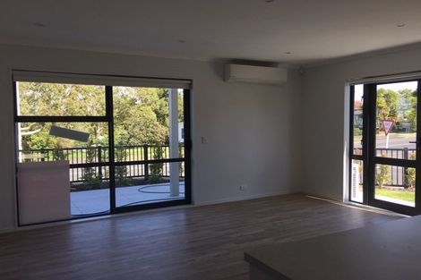 Photo of property in 51 Eugenia Rise, Totara Heights, Auckland, 2105