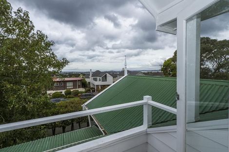 Photo of property in 7 Tui Glen Road, Birkenhead, Auckland, 0626