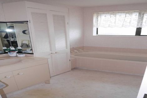 Photo of property in 8 Algie Place, Avonhead, Christchurch, 8042