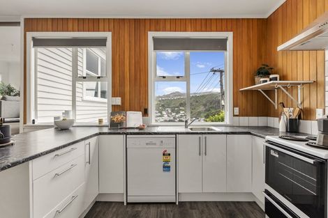 Photo of property in 6 Carlisle Street, Island Bay, Wellington, 6023