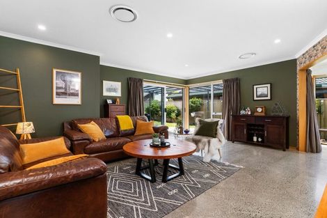 Photo of property in 10 Addison Place, Halswell, Christchurch, 8025