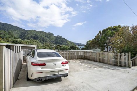 Photo of property in 4c Ferry Road, Days Bay, Lower Hutt, 5013