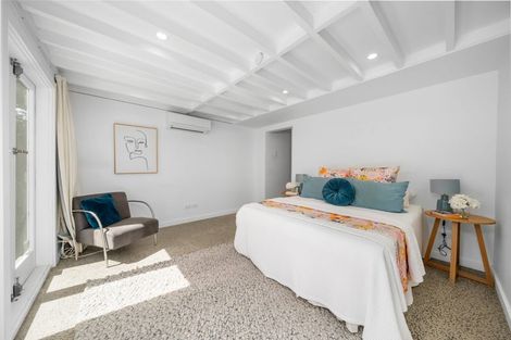 Photo of property in 1 Wakely Road, Newlands, Wellington, 6037