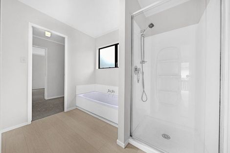 Photo of property in 77 Meadowvale Rise, Titirangi, Auckland, 0604