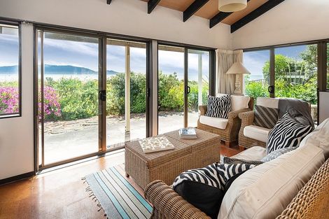 Photo of property in 43 Field Way, Waikanae Beach, Waikanae, 5036