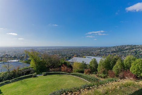 Photo of property in 141 Hackthorne Road, Cashmere, Christchurch, 8022