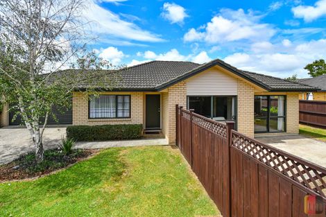 Photo of property in 22 Croftview Road, Wattle Downs, Auckland, 2103