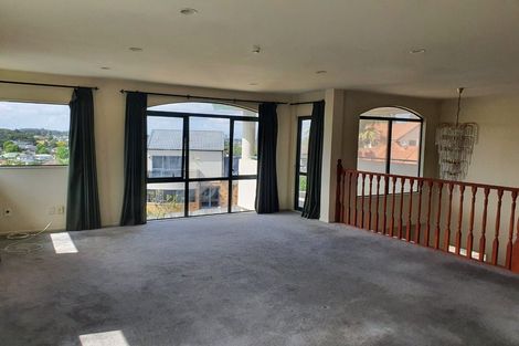 Photo of property in 3 Boeing Place, Goodwood Heights, Auckland, 2105