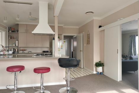 Photo of property in 11 Miles Crescent, Newlands, Wellington, 6037