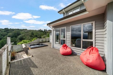 Photo of property in 43 Seymour Grove, Kingsley Heights, Upper Hutt, 5018