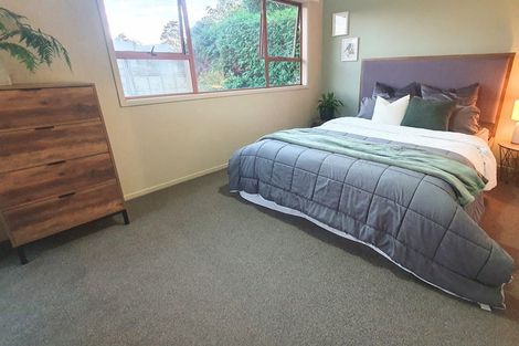 Photo of property in 2/12 Gradwell Place, Two Mile Bay, Taupo, 3330