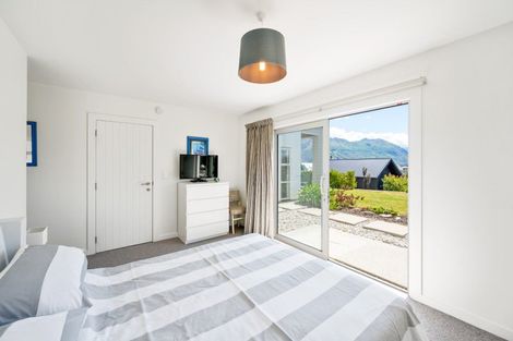 Photo of property in 6 Bovett Place, Wanaka, 9305
