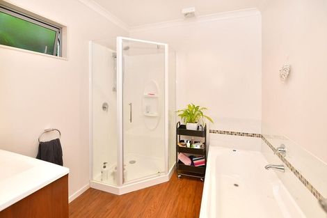 Photo of property in 8 Rivervale Grove, Stanmore Bay, Whangaparaoa, 0932