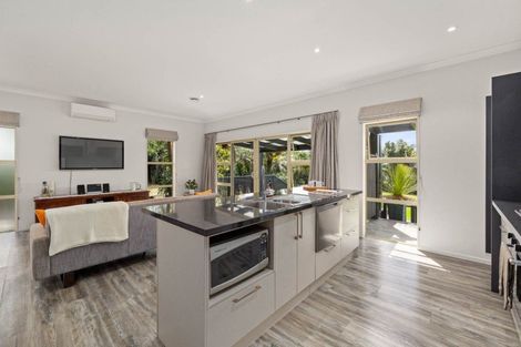 Photo of property in 17 Riddell Road, Kerikeri, 0230