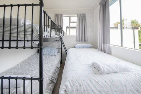 Photo of property in 7 Kowhai Street, Kaka Point, Balclutha, 9271