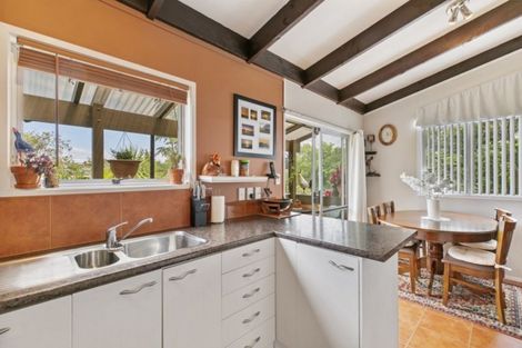 Photo of property in 2/37 Glamorgan Drive, Torbay, Auckland, 0630