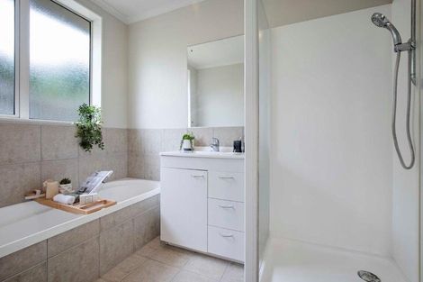 Photo of property in 29 Keri Vista Rise, Papakura, 2110