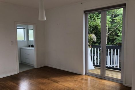 Photo of property in 14 Tiri View Place, Waiake, Auckland, 0630