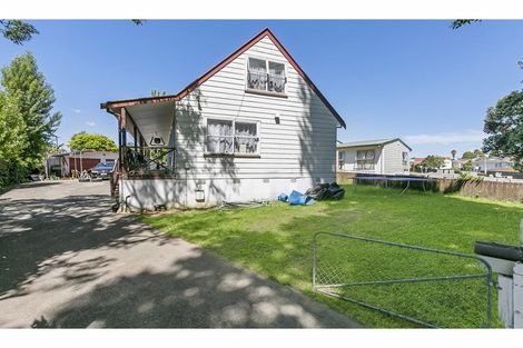 Photo of property in 51 Moncrieff Avenue, Clendon Park, Auckland, 2103