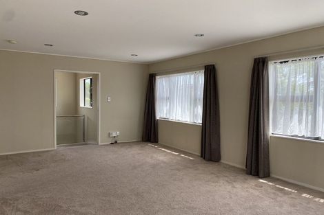 Photo of property in 5 Fielding Crescent, Farm Cove, Auckland, 2012