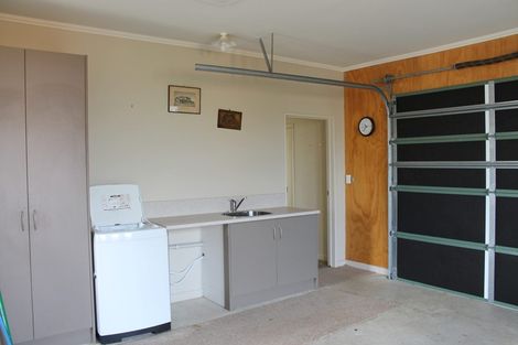Photo of property in 4 Queen Street, Winton, 9720
