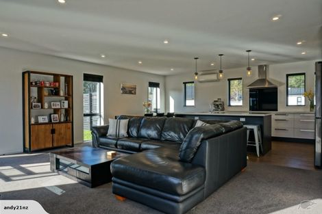 Photo of property in 10 Kohunga Crescent, Bottle Lake, Christchurch, 8083