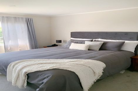 Photo of property in 83 Luckens Road, West Harbour, Auckland, 0618