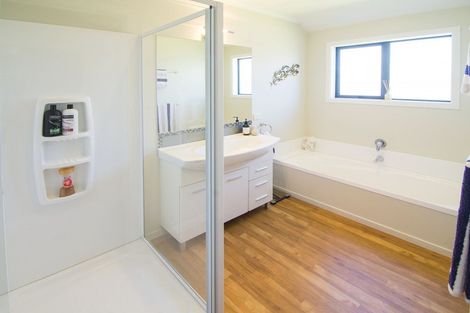 Photo of property in 11 Mervyn Brown Place, Solway, Masterton, 5810