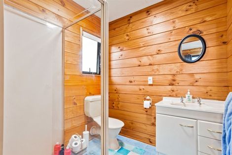 Photo of property in 22 Worthington Place, West Harbour, Auckland, 0618