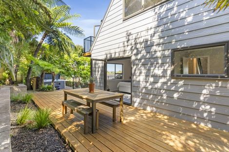 Photo of property in 133 Sandspit Road, Shelly Park, Auckland, 2014