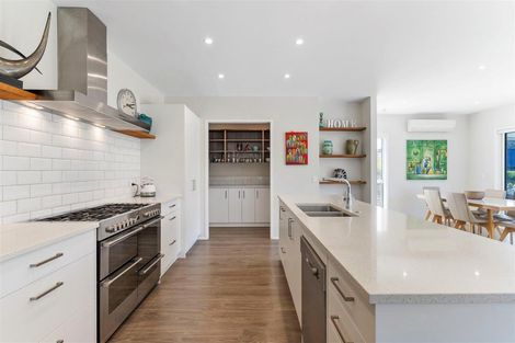 Photo of property in 6 Fruitlands Road, Kumeu, 0810