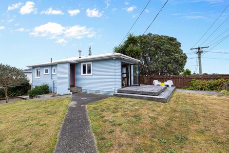Photo of property in 13 York Crescent, Westown, New Plymouth, 4310