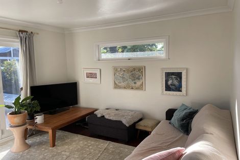 Photo of property in 28 Harbour View Road, Te Atatu Peninsula, Auckland, 0610
