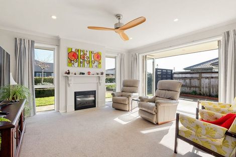 Photo of property in 12 Jarrett Terrace, Leamington, Cambridge, 3432