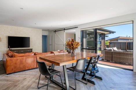 Photo of property in 9 Sarges Way, Lake Hawea, Wanaka, 9382