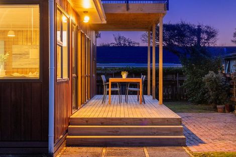 Photo of property in 26 Reeves Street, Waikanae Beach, Waikanae, 5036