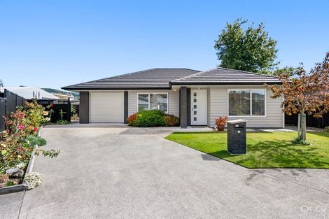 Photo of property in 12 Passchendaele Grove, Trentham, Upper Hutt, 5018