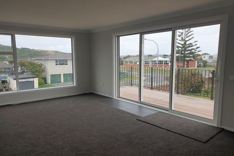 Photo of property in 31 Main Road, Titahi Bay, Porirua, 5022