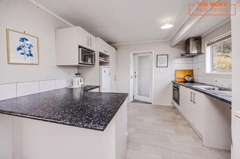 Photo of property in 16 Frobisher Way, Clendon Park, Auckland, 2103