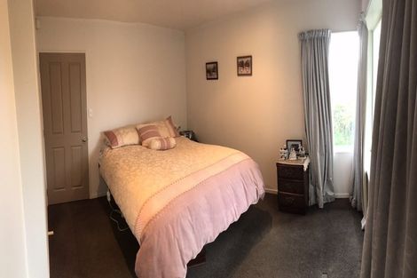 Photo of property in 104 Harmel Road, Glendene, Auckland, 0602